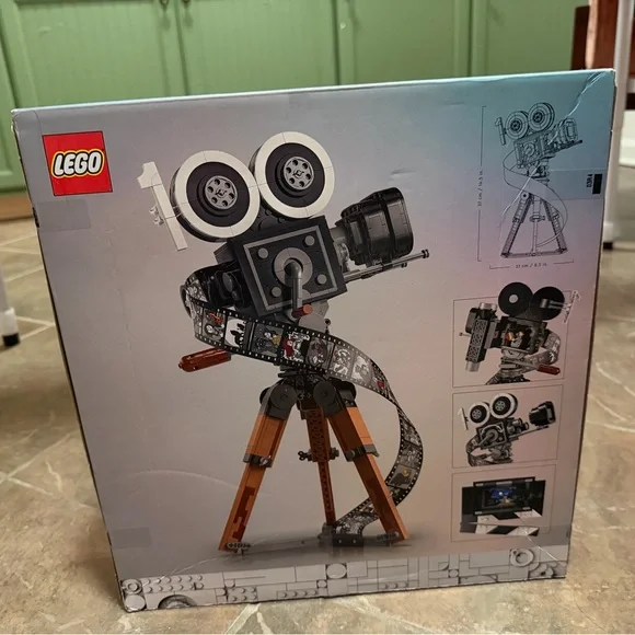 LEGO Walt Disney Tribute Camera - Picture 2 of 3